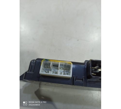 Блок управления положением сиденья (задний правый)