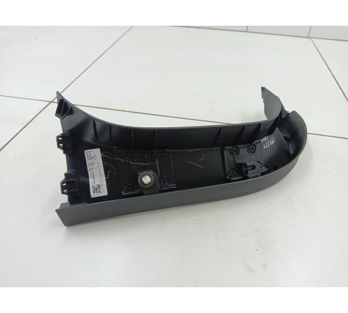 Обшивка крышки багажника правая