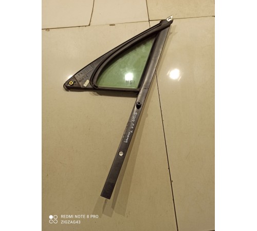 Стекло двери переднее правое глухое