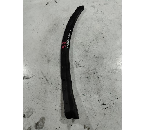 Уплотнитель арки крыла задний правый