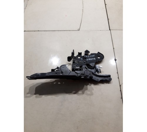 Петля капота (левая)