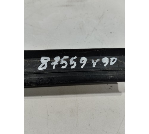 Уплотнитель стекла (передний левый наружный)