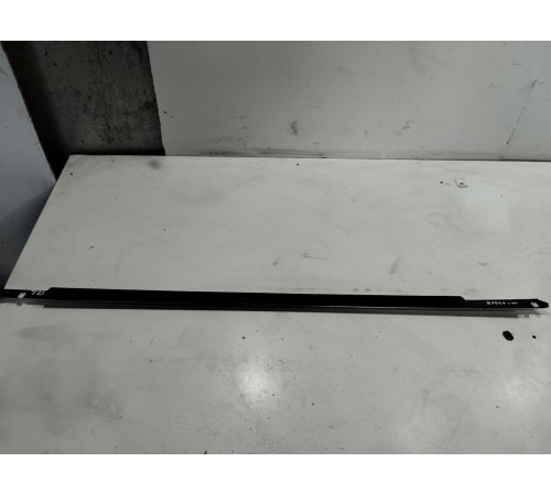 Уплотнитель стекла (передний левый наружный)