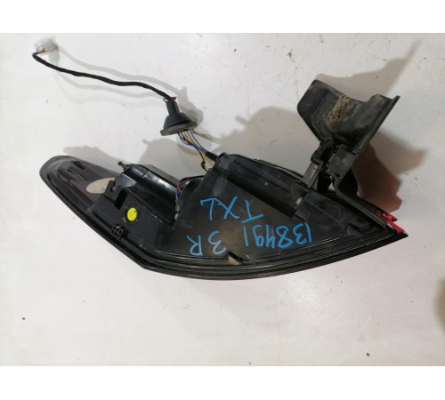 Фонарь задний правый наружный