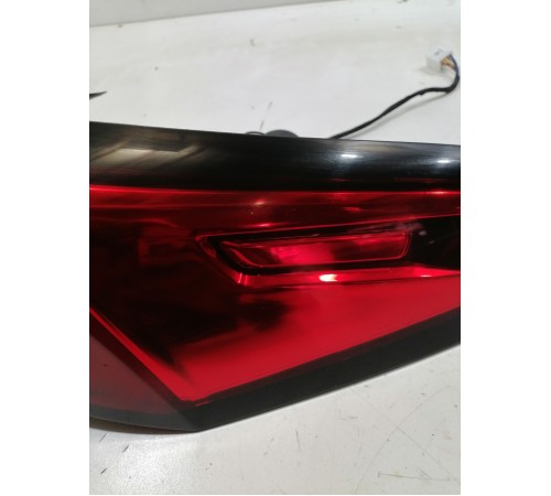 Фонарь задний правый наружный