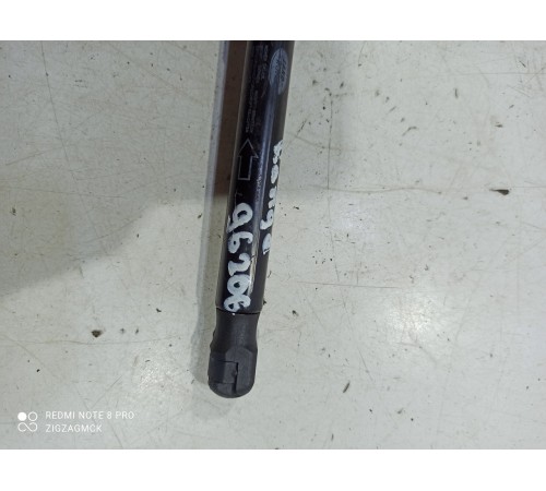 Амортизатор капота