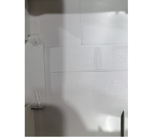 Обшивка центральной стойки правая верхняя