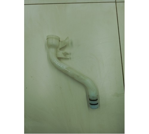 Горловина бачка омывателя