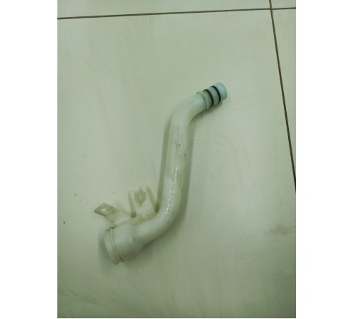 Горловина бачка омывателя