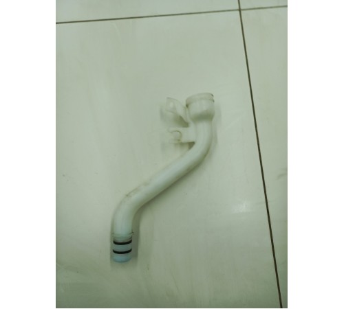 Горловина бачка омывателя