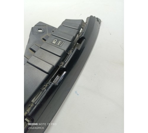 Накладка переднего бампера верхняя левая