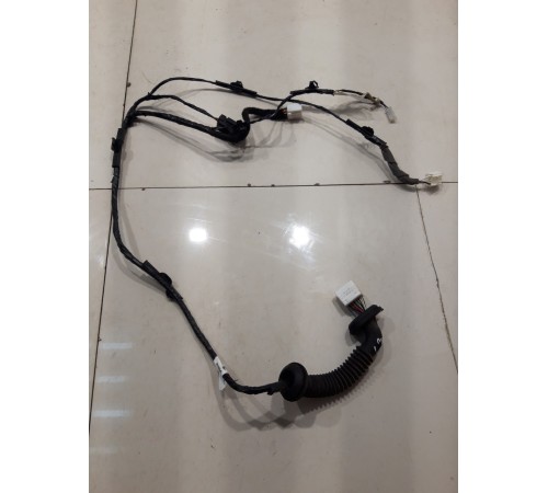 Электропроводка двери (задняя, правая)