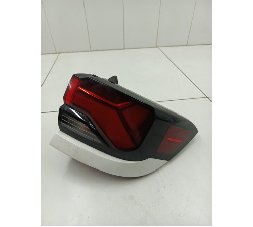 Фонарь задний правый наружный