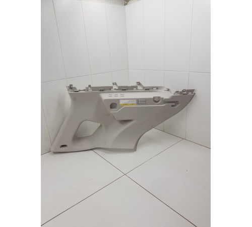 Накладка задней стойки левая