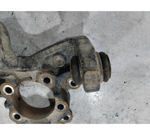 Кулак поворотный задний левый