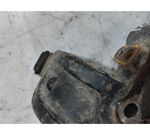 Кулак поворотный задний левый