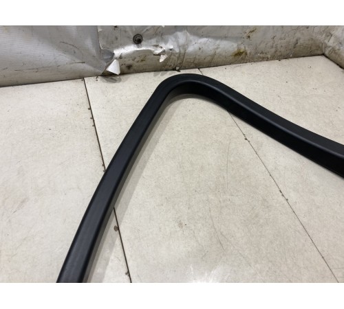 Накладка двери верхняя внутрення(передняя, правая)