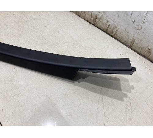 Накладка двери верхняя внутрення(передняя, правая)