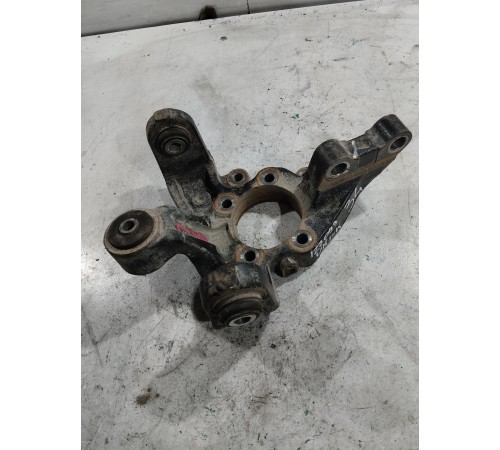 Кулак поворотный задний левый