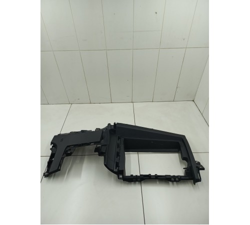 Накладка торпедо правая под бардачок