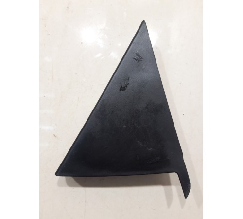 Уголок двери (задний, правый)