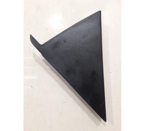 Уголок двери (задний, правый)