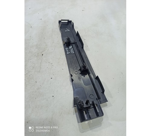 Накладка стойки передняя левая