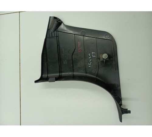 Накладка передней стойки правая нижняя