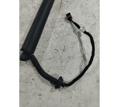 Амортизатор крышки багажника левый