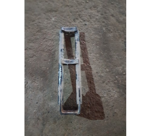 Кронштейн рамы левый