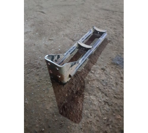 Кронштейн рамы левый