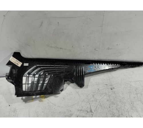 Кронштейн(крепление) полки багажника правый