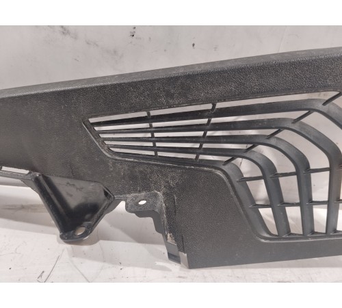 Кронштейн(крепление) полки багажника правый