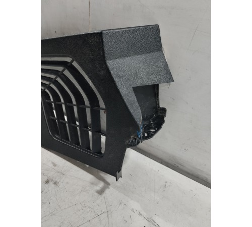 Кронштейн(крепление) полки багажника правый