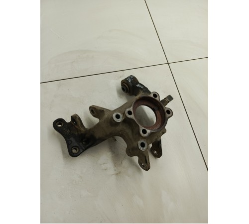 Кулак поворотный задний левый