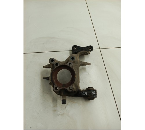 Кулак поворотный задний левый