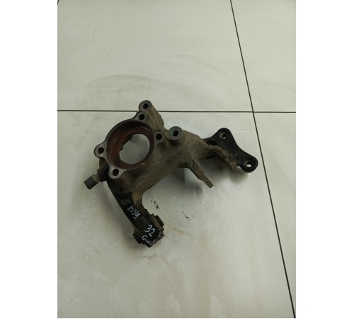 Кулак поворотный задний левый