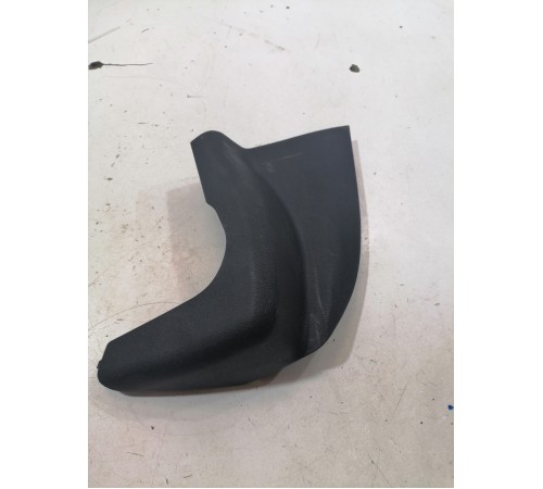 Обшивка багажника правая