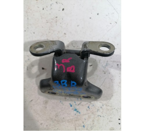 Петля двери задняя правая верхняя