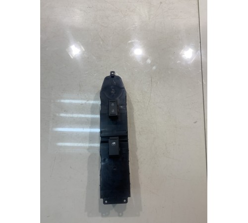 Кнопка стеклоподъемника (передняя, правая)