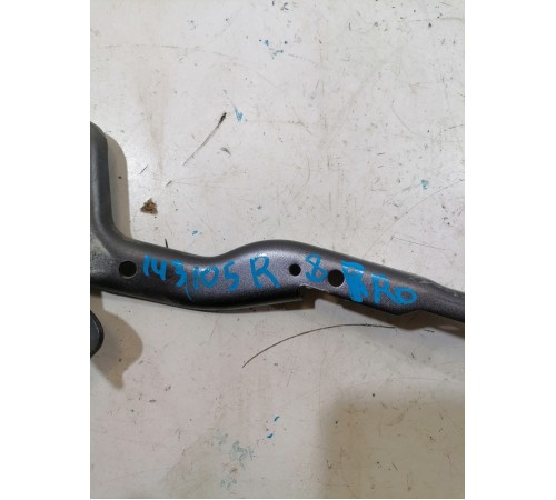 Петля капота правая