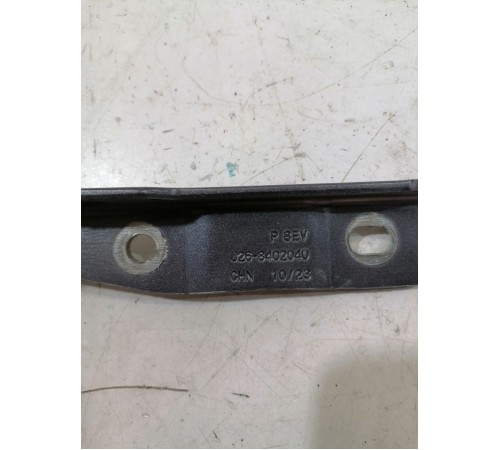 Петля капота правая