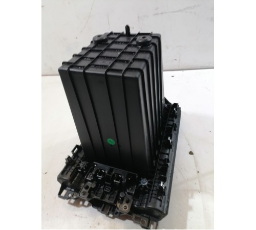 Подлокотник центральной консоли