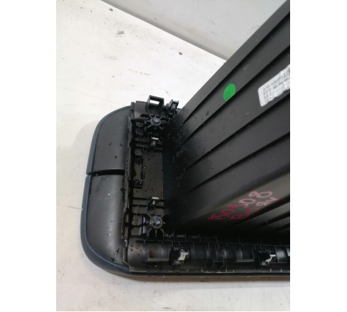 Подлокотник центральной консоли