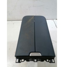 Подлокотник центральной консоли