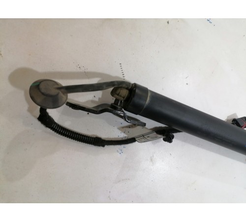 Амортизатор крышки багажника левый