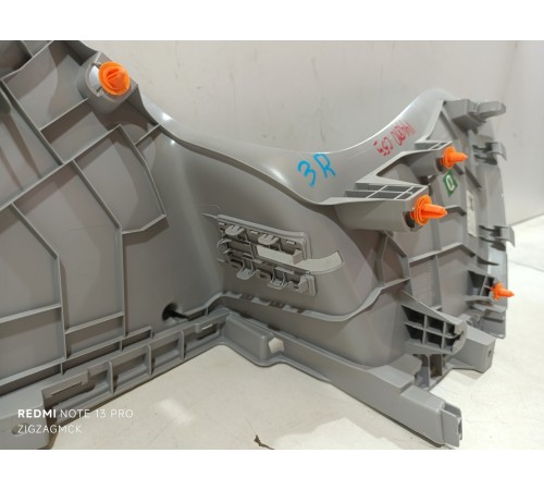 Обшивка обшивка багажника верхняя правая