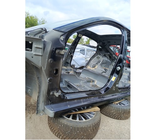 Порог с центральной стойкой левый