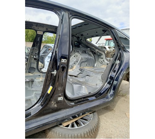 Порог с центральной стойкой левый