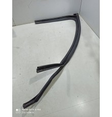 Уплотнитель стекла (передний правый внутренний)